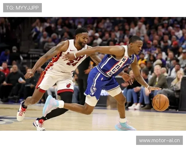 哈克斯高效发挥砍下17分10篮板6助攻正负值达43展现全面统治力